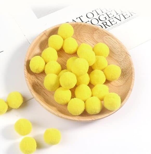Pom pom kugler 10mm gul 100stk