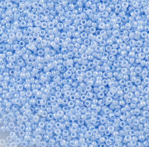 Miyuki perler seed beads 11/0 ceylon sky blue 524