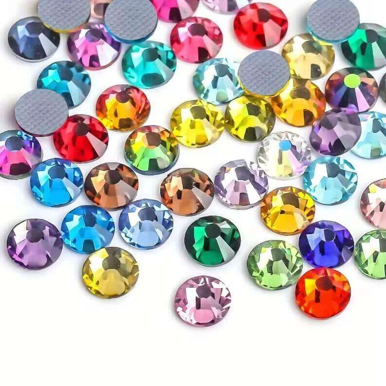 Rhinsten 3mm Mix – farverige, facetslebne 3 mm rhinsten til kreative projekter.